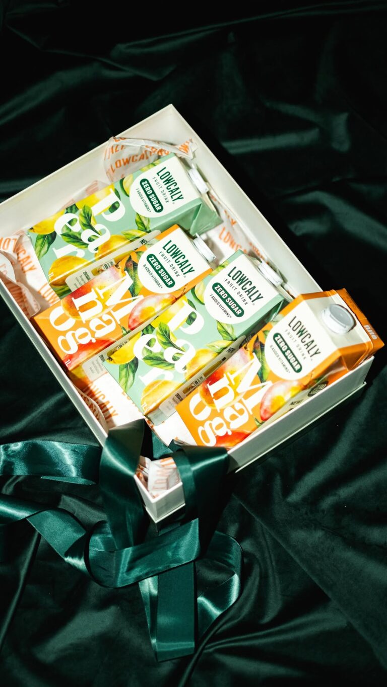 WIN A MONTH’S SUPPLY! 
Mango or pear? Don’t choose, get both.
⁠
We’re giving away a full month’s supply our Mango and Pear fruit drinks.⁠ 🥭🍐⁠
⁠
Wanna win? Here’s how:⁠
🥭Follow us⁠
🍐Tag a friend you’d love to share with (or not, we don’t judge)⁠
⁠
Competition ends Dec 21, 2025.⁠
⁠
Open to EU residents only. Winner is picked by lottery and contacted via DM by @lowcalyglobal. If we don’t hear back within a week, we’ll draw a new winner.⁠
The total value of the price is 540 SEK and contains a total of 15 Lowcaly Pear and 15 Lowcaly Mango. Potential taxes should be paid by the winner. ⁠
⁠
Full terms and privacy policy via link in bio. Not affiliated with META.⁠
⁠
#Lowcaly #ZeroSugar