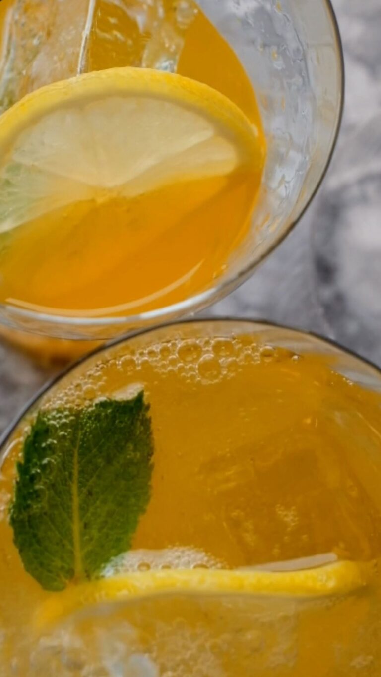 Try this. Thank us later ✨

You need:
• 200 ml Lowcaly Mango
• 1.5 tbsp lemon juice
• 50 ml sparkling water
• Fresh mint
• Ice

How to:
• Muddle mint
• Add lemon juice, mango & ice
• Shake well
• Pour into a glass
• Top with sparkling water• Garnish with mint & lemon 🍋🌿

#Lowcaly #ZeroSugar