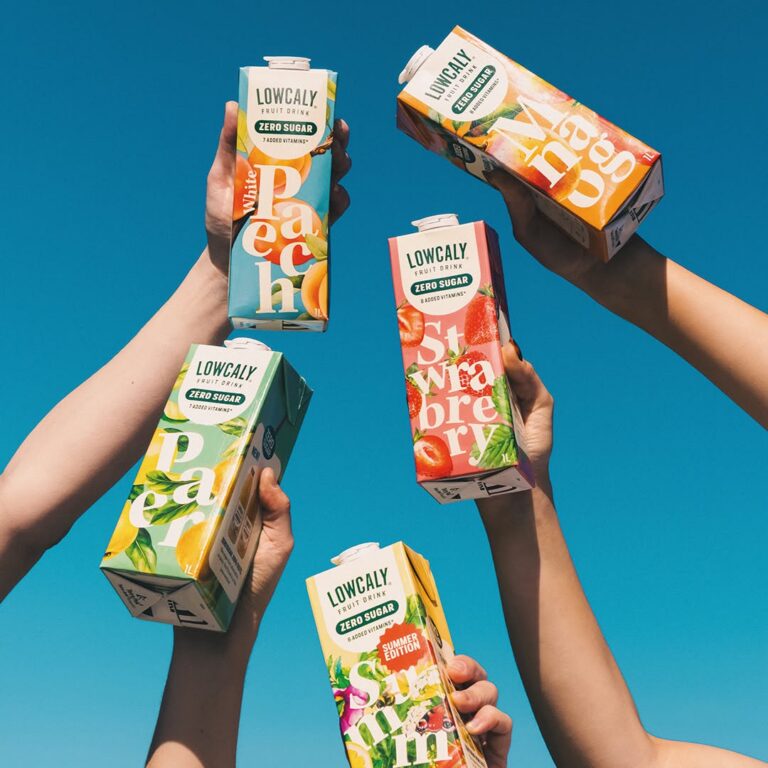 Fresh & fruity. 🍓🍑
Made for sunny days.
Zero sugar & added vitamins. 

#Lowcaly #ZeroSugar